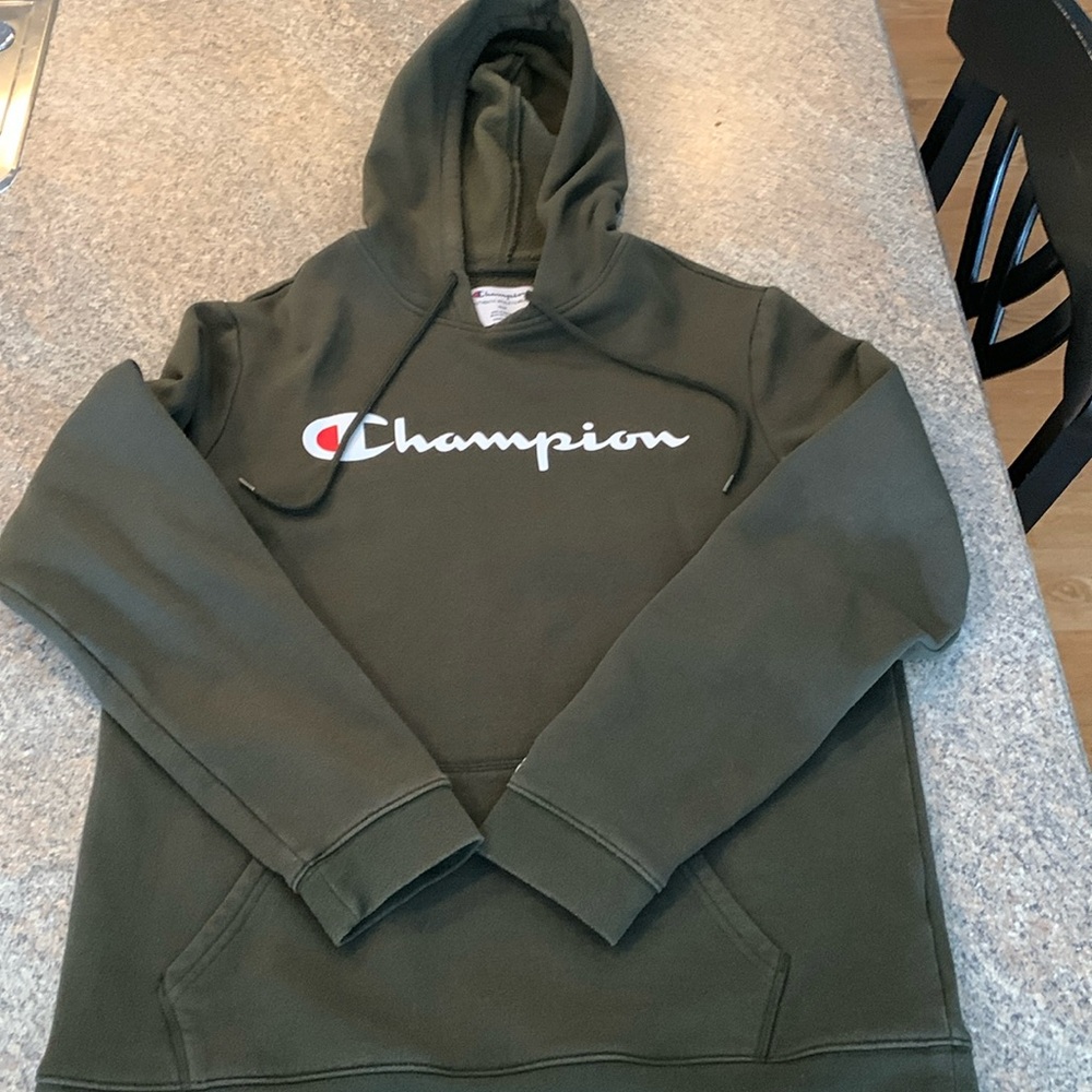 Men’s champion sweatshirt